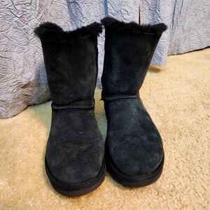 Girls Size 5 UGG Black Boots